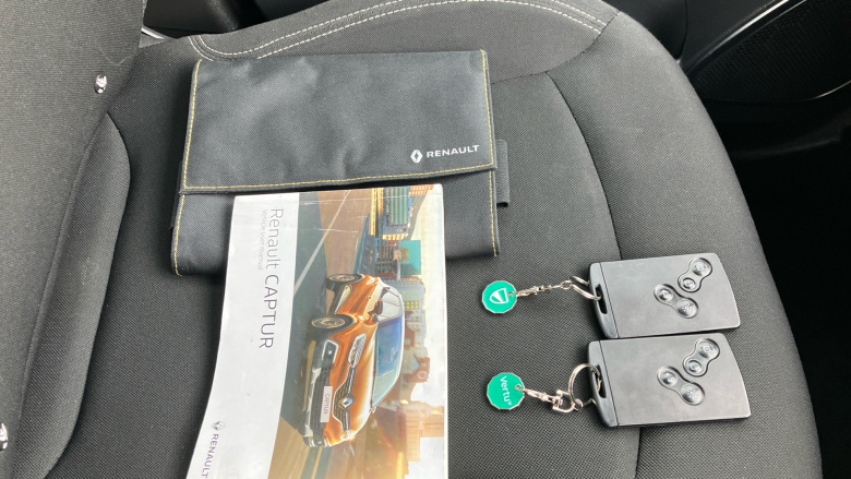 Renault Captur 0.9 TCE 90 Iconic 5dr Petrol Hatchback